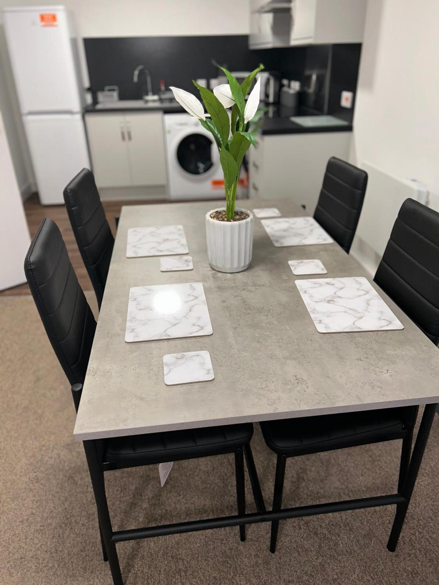 Failsworth Luxury Apartment With Free Parking By Daley Stays Manchester Ngoại thất bức ảnh
